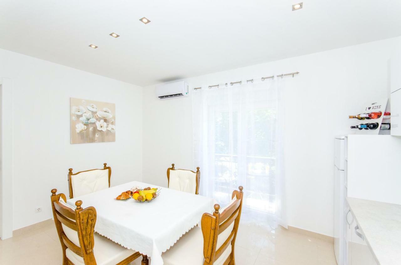 Beach & Park Apartment Kastela Ngoại thất bức ảnh